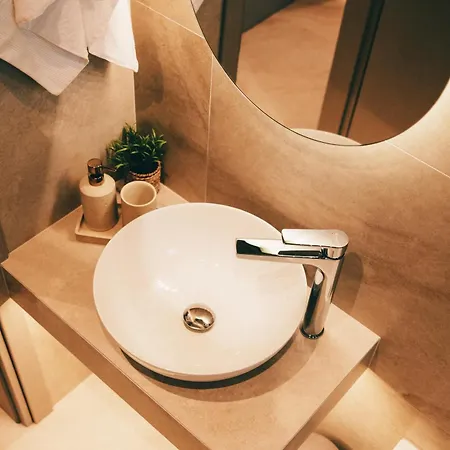 Msbeach Luxury Homes - Manolis Apartment *